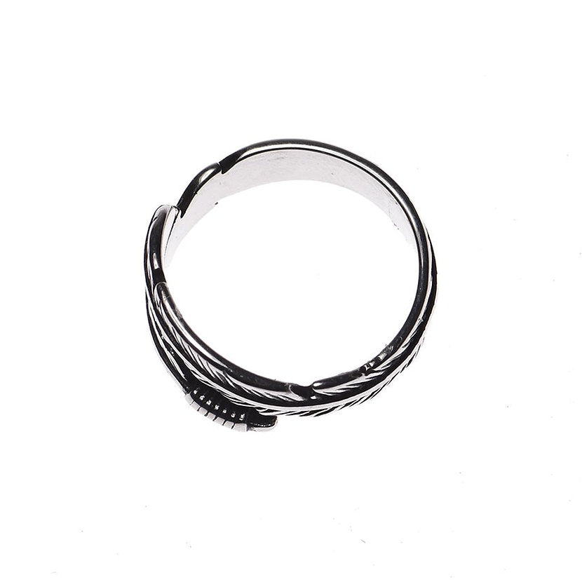 Twisted feather ring