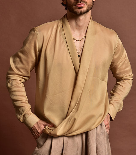 Camisa manga larga cuello cruzado beige