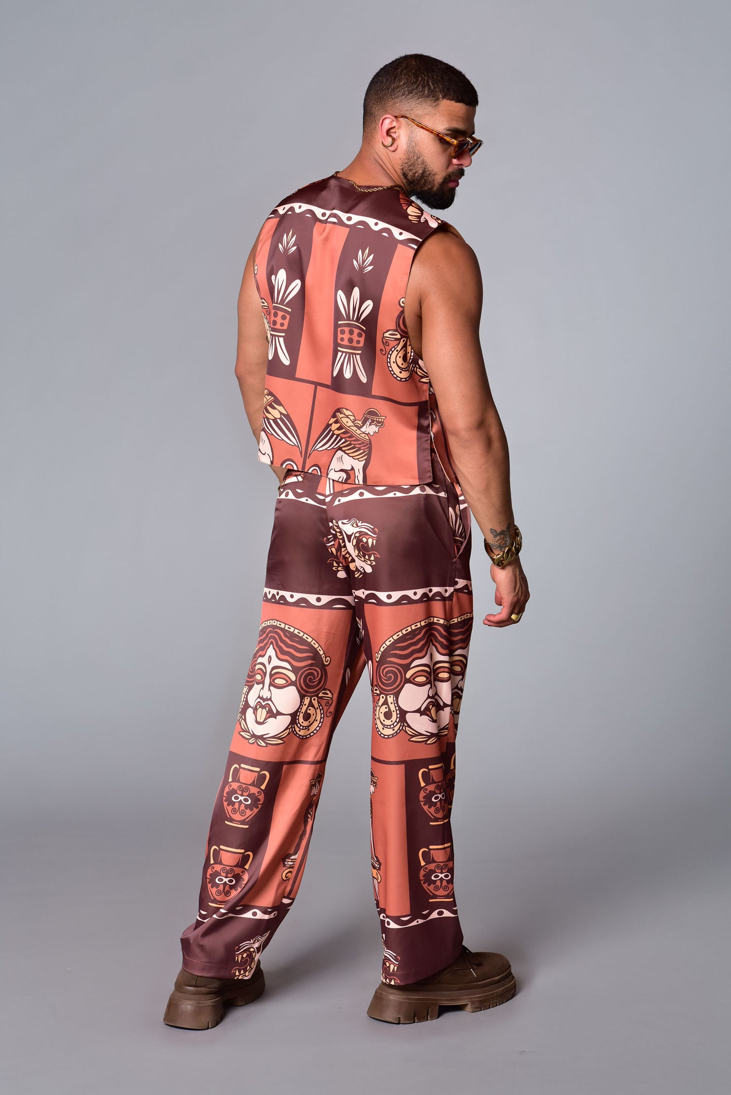 Pantalon loose fit estampado griego