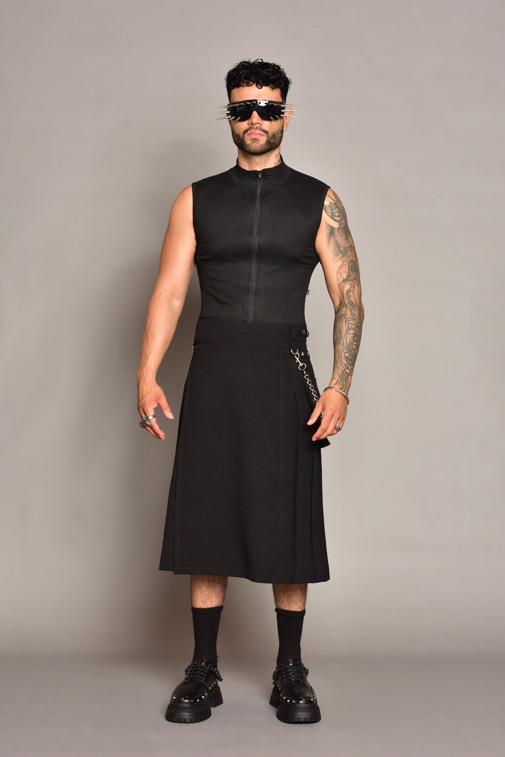 Body sleeveless with zipper in black