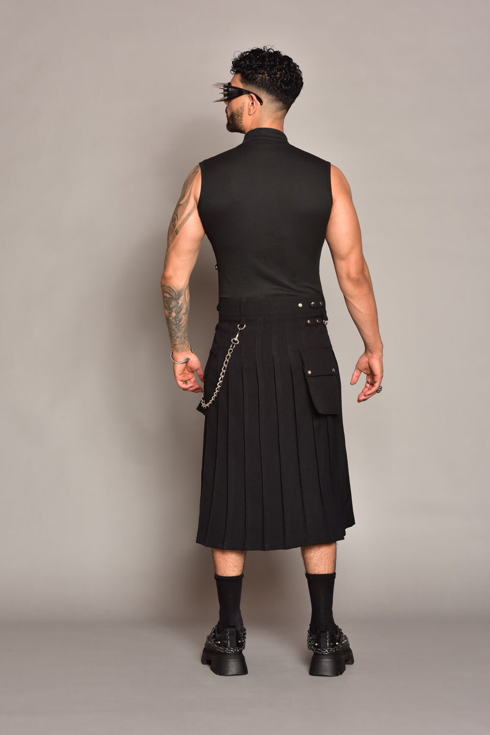 Body sleeveless with zipper in black