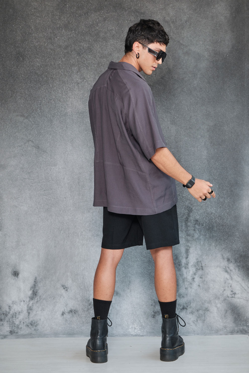 Camisa boxy fit gris