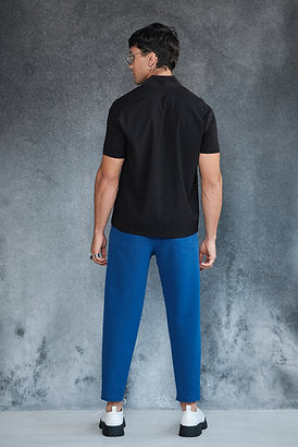 Baggy pants with blue presses