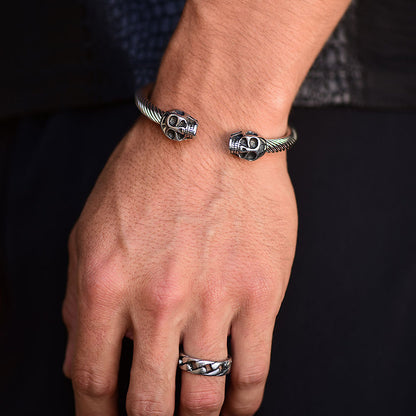 Skull bangle silver