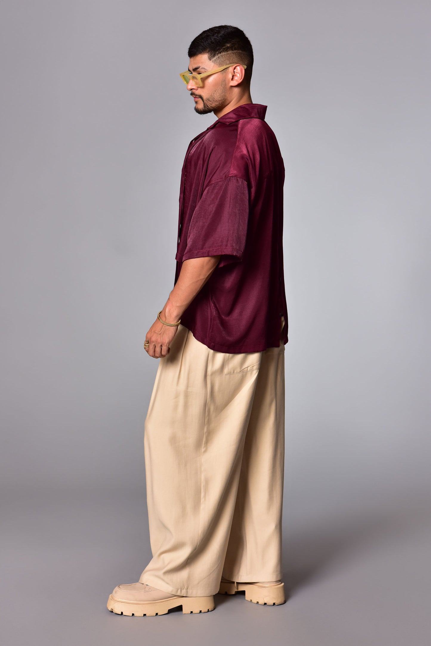 Camisa Boxy Fit crop top vinotinto