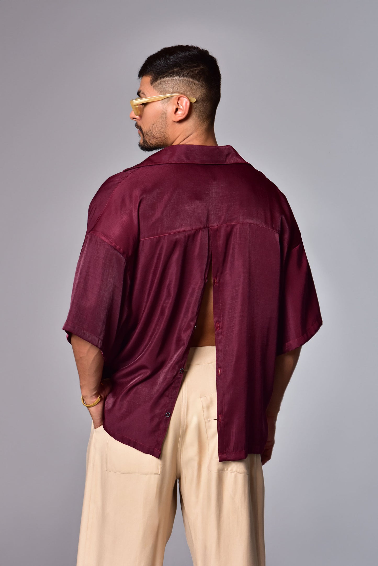 Camisa Boxy Fit crop top vinotinto