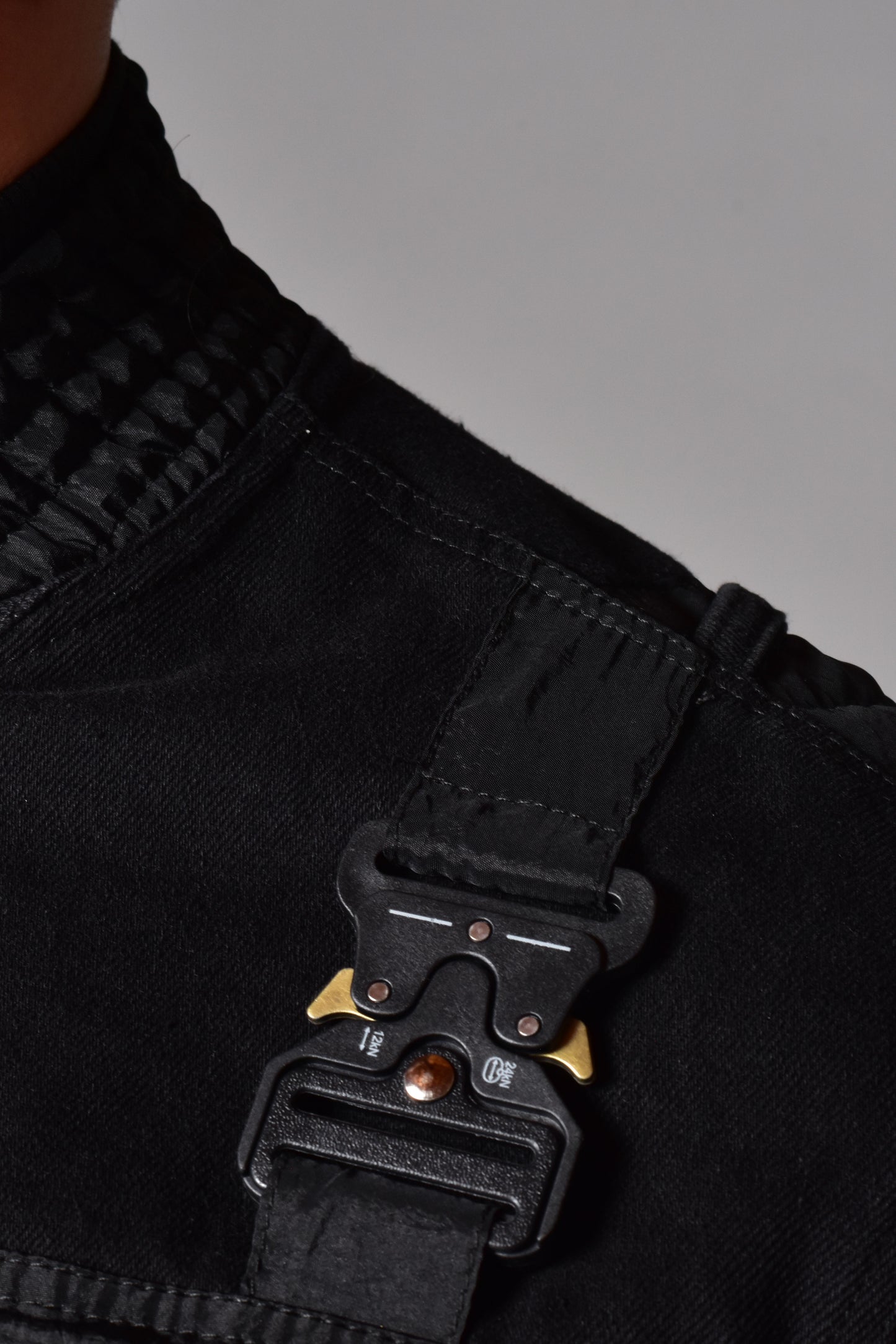 Chaqueta bomber Metal-Gear