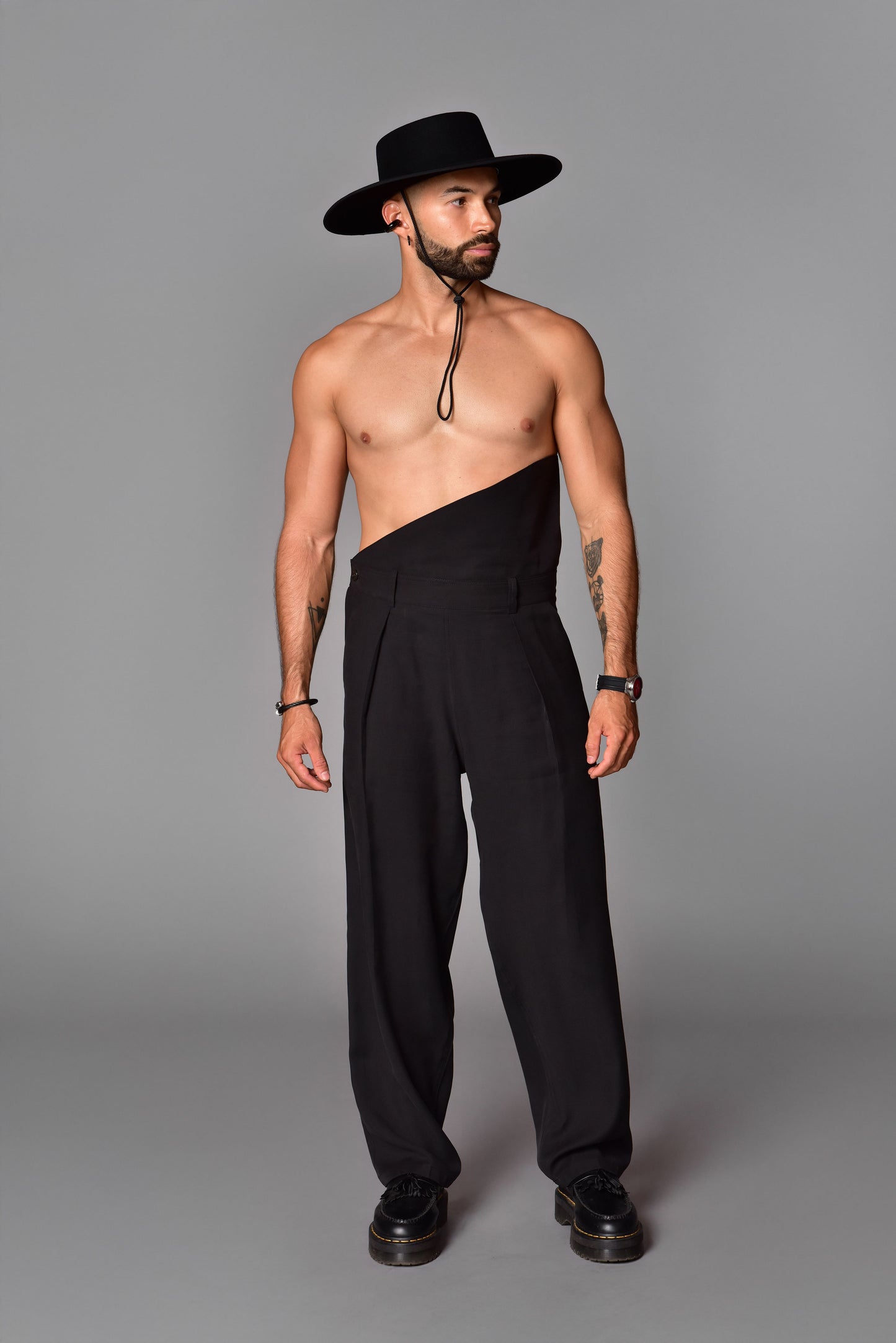 Sombrero cordobes negro extralargo copa alta