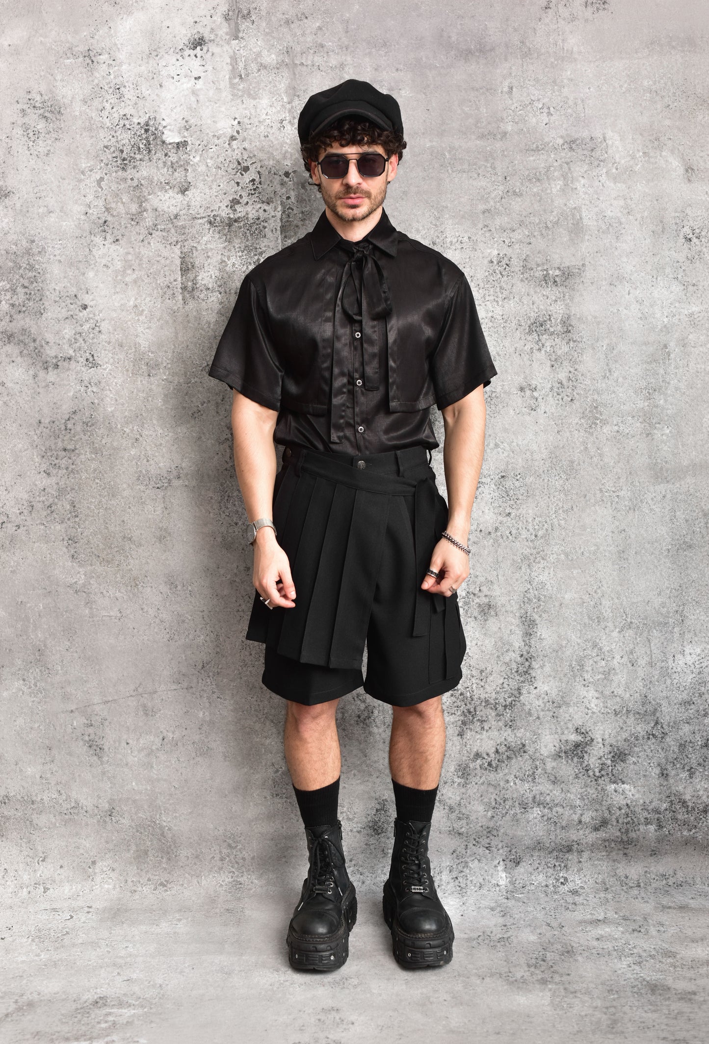 Short Kamon con Pliegues