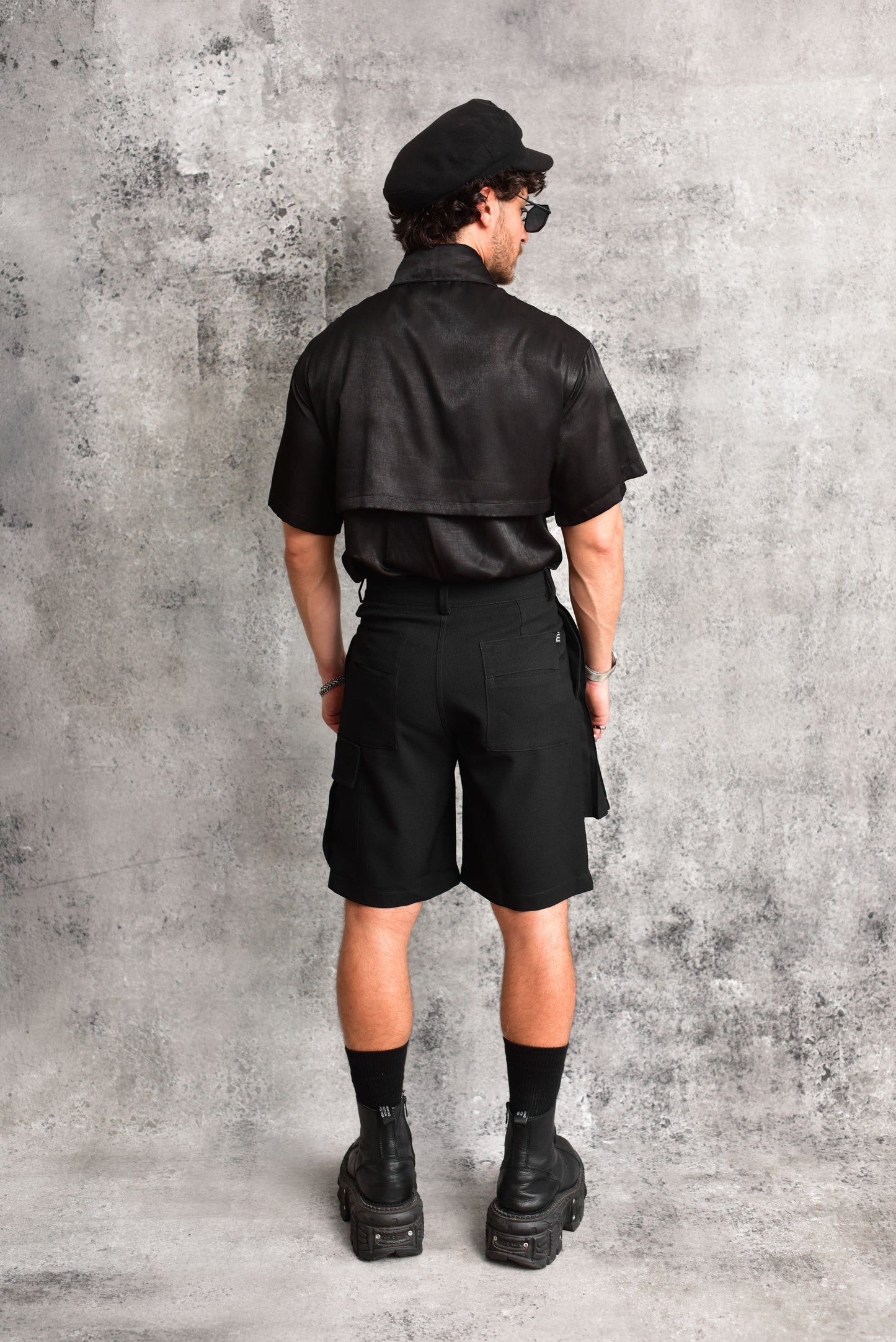 Short Kamon con Pliegues