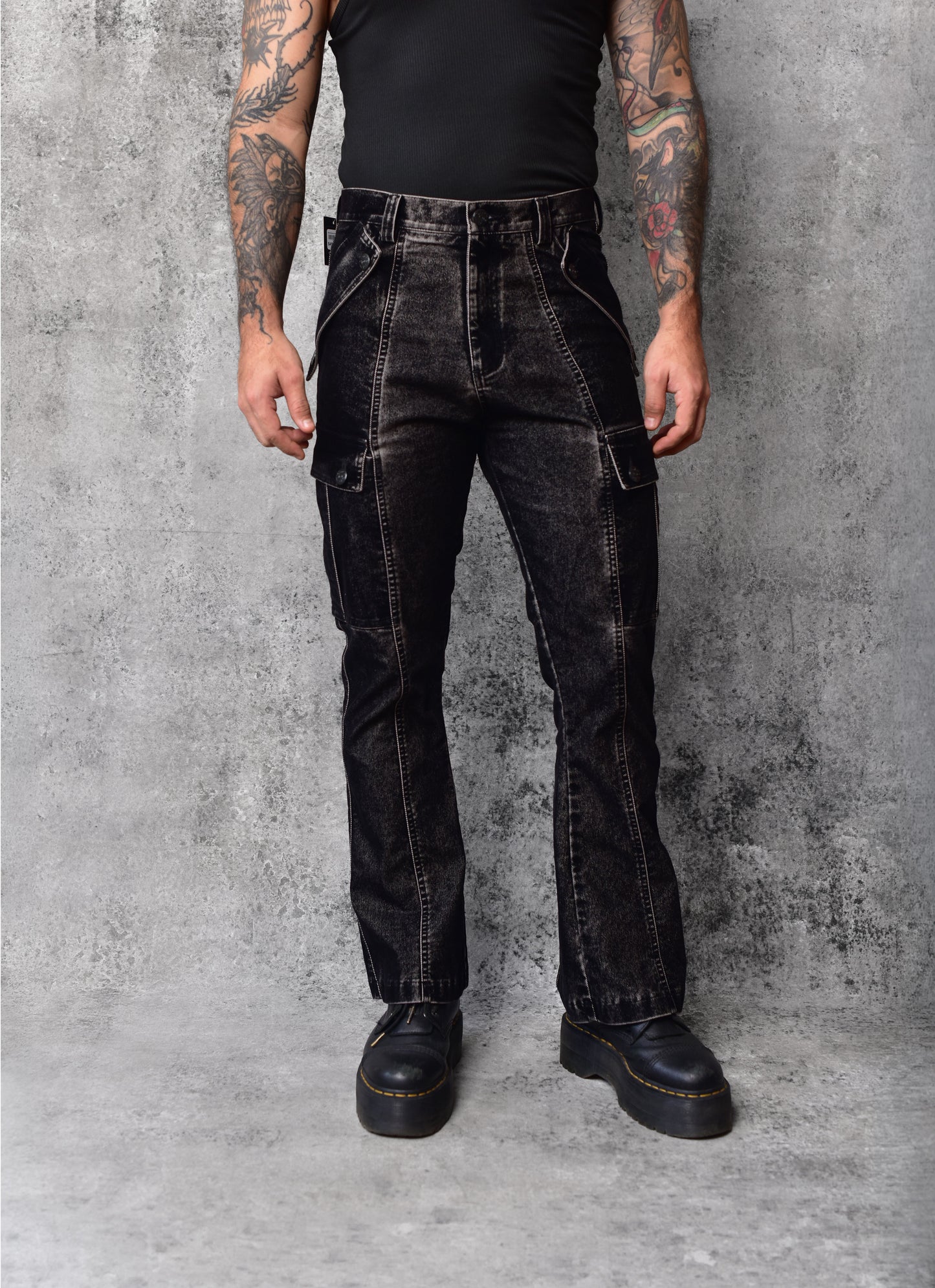 Pantalon cyber flared cargo black