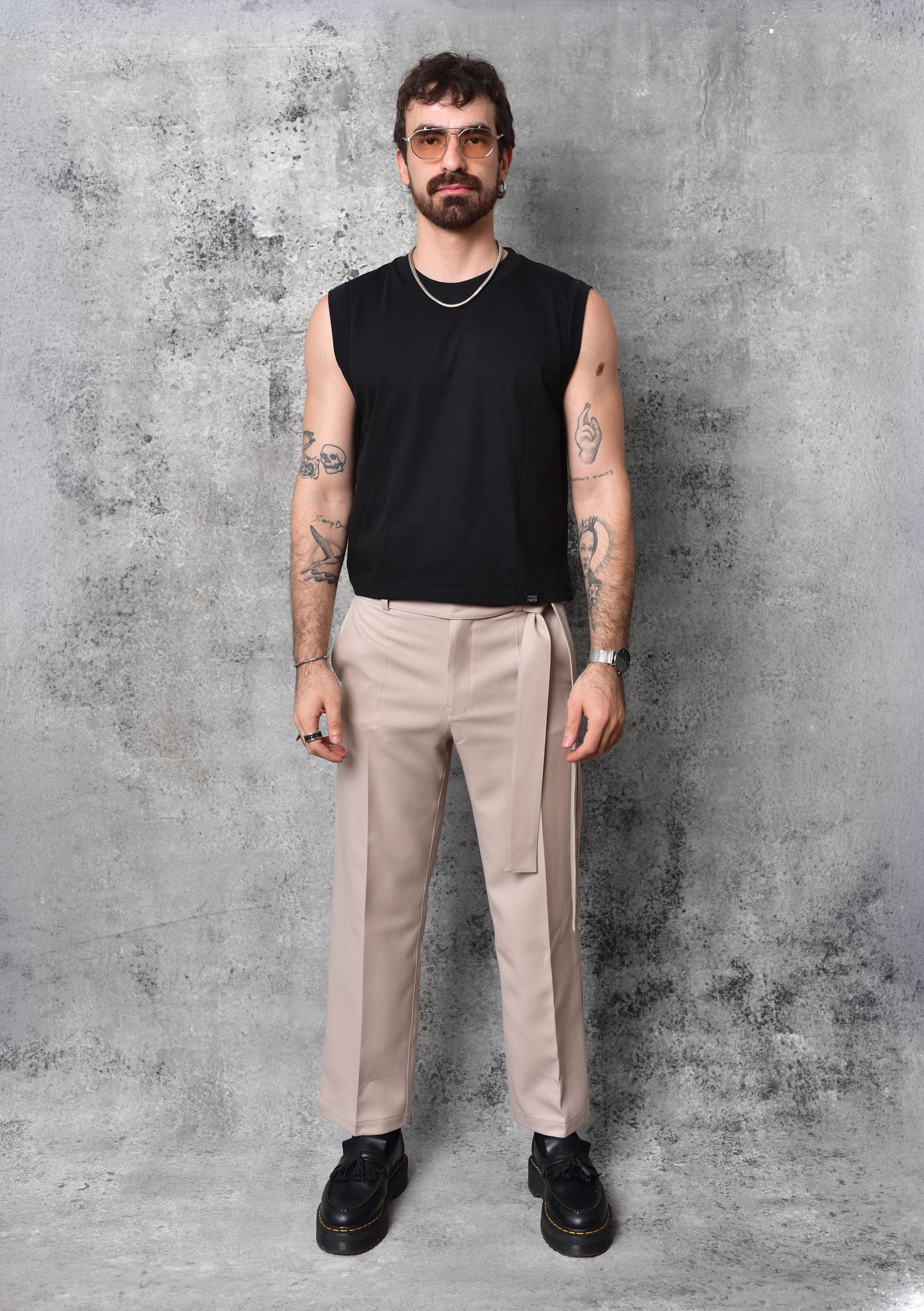 Camiseta sin mangas crop top negra
