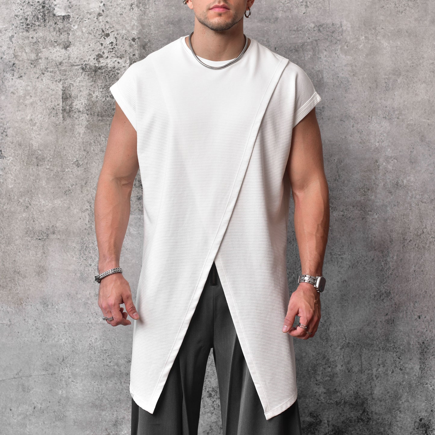 Camiseta oversize larga sin mangas blanca