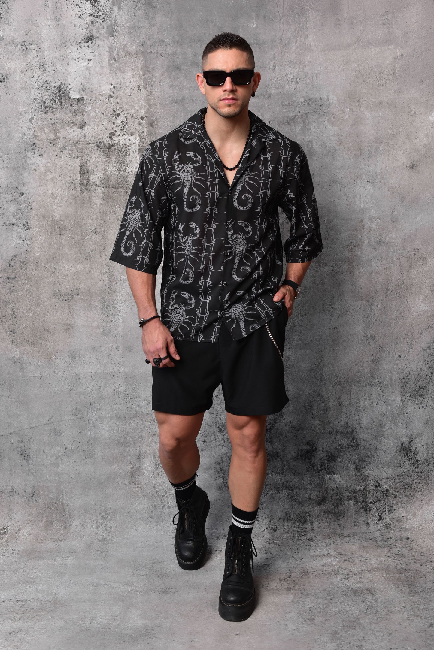 Camisa boxy fit escorpio wire black